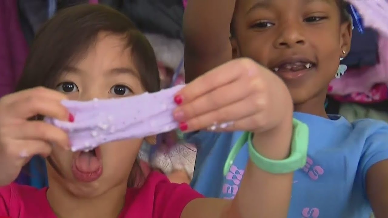 With no class, Chicago kids go to the YMCA to have fun, get a break from the cold
