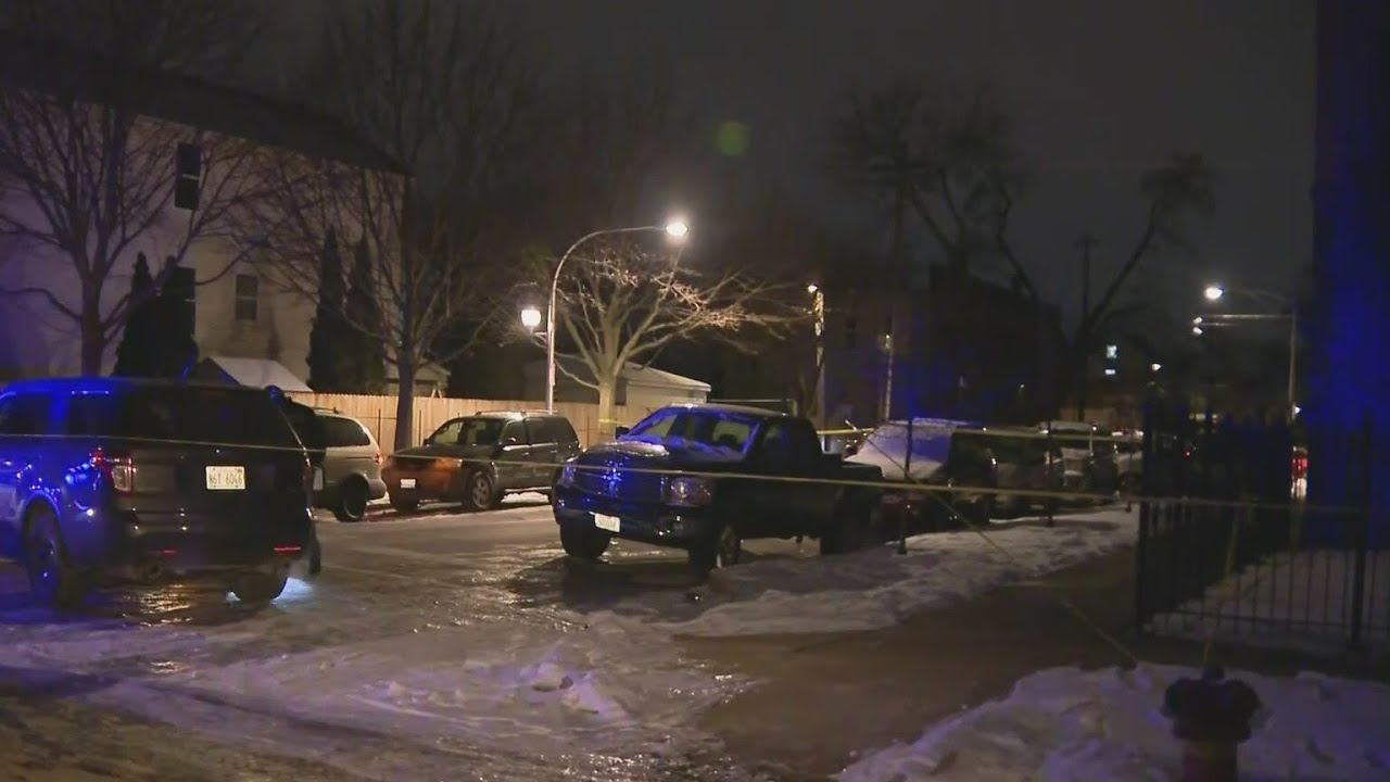 Man shot to death inside car in Little Village