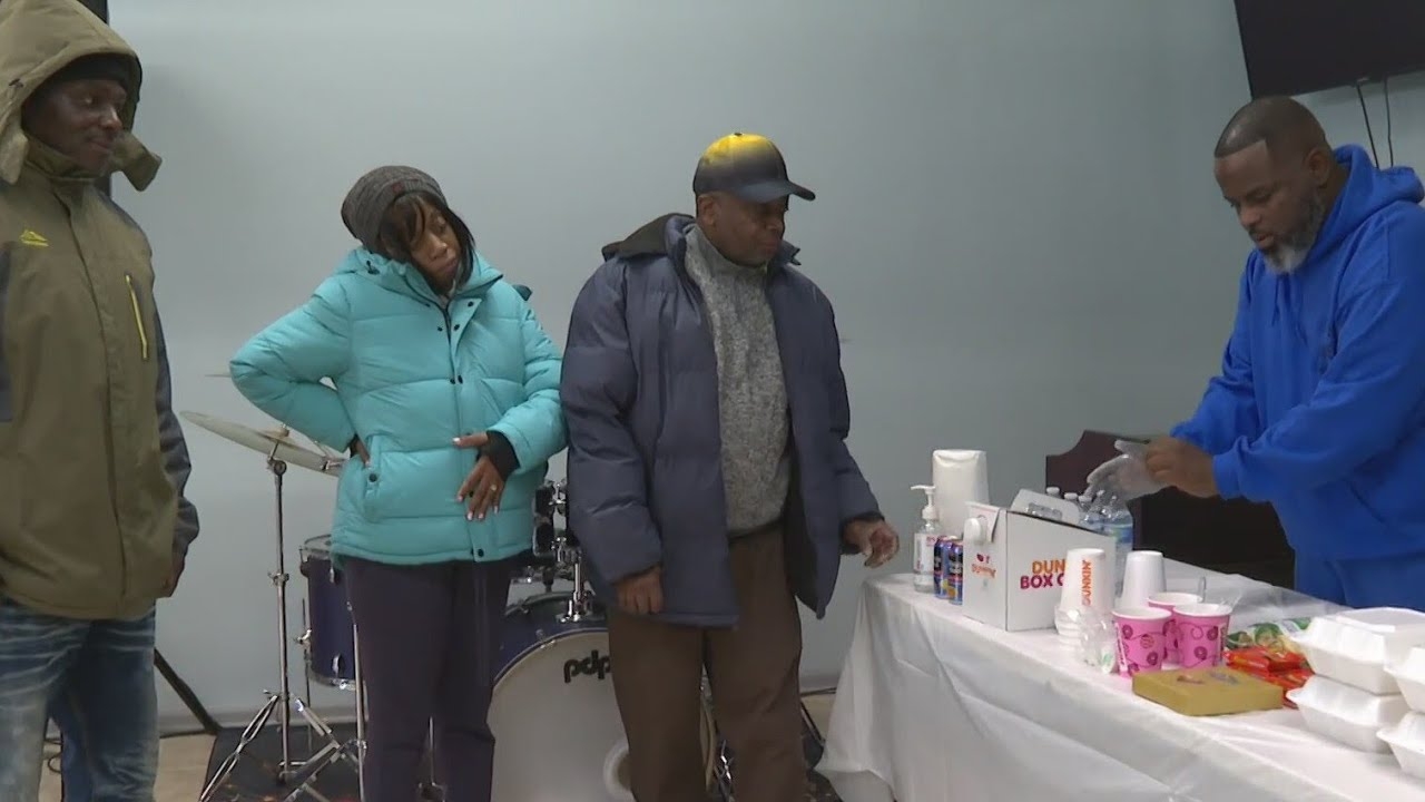 West Side Chicago church offers resources to those in need this winter