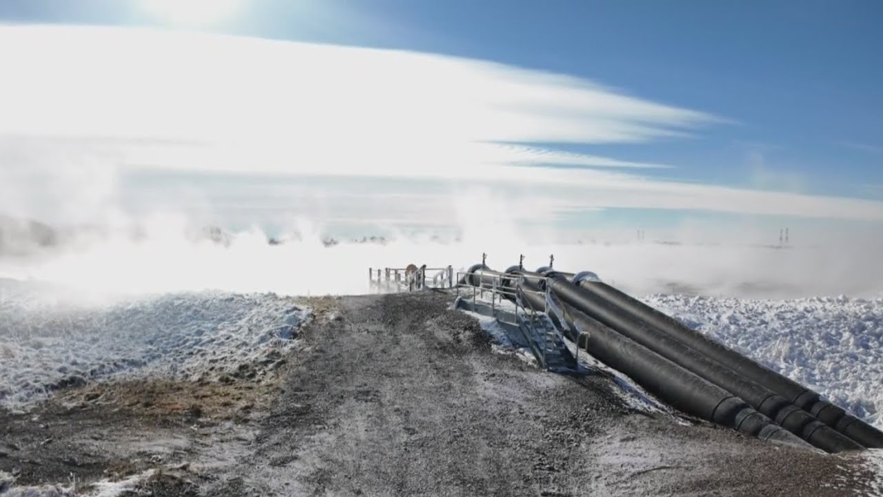 Nuclear plant's warm water used to melt ice on Kankakee River 50 miles southwest of Chicago