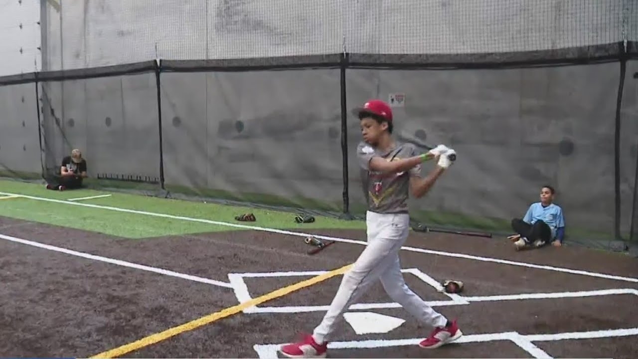 Jason Heyward hosts baseball clinic in Chicago