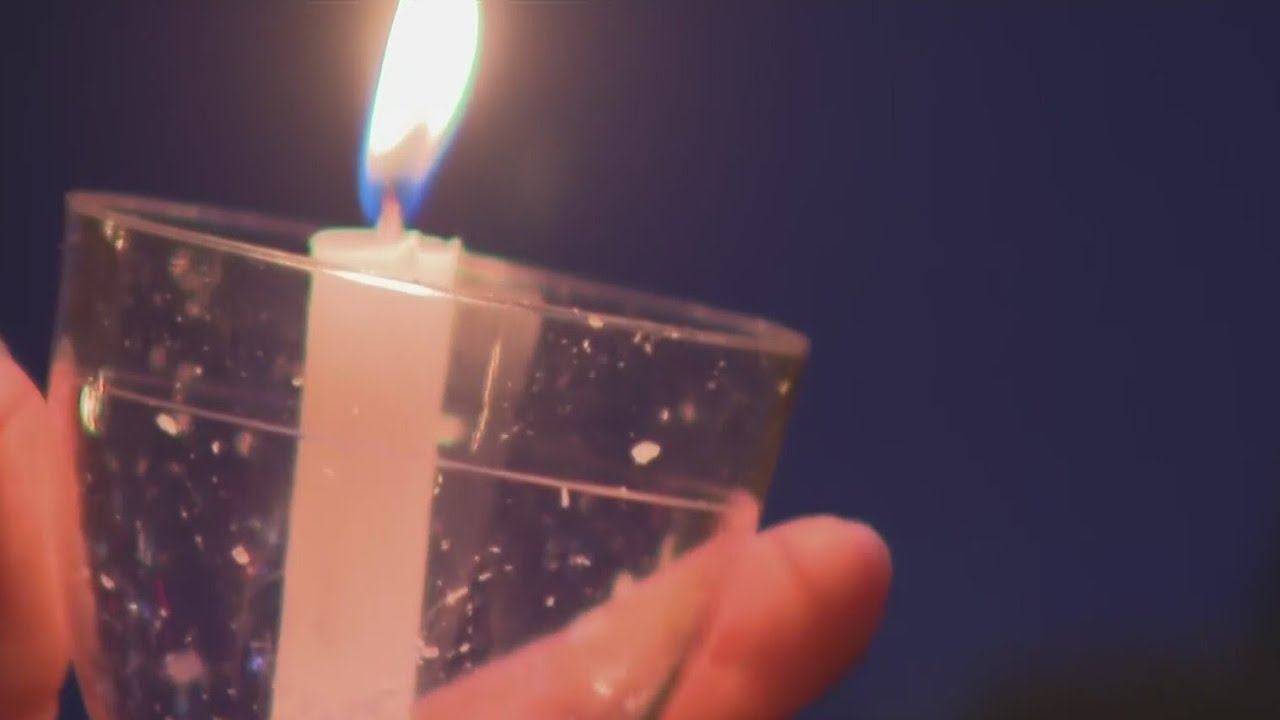 Community gathers to mourn 17-year-old girl hit, killed by train