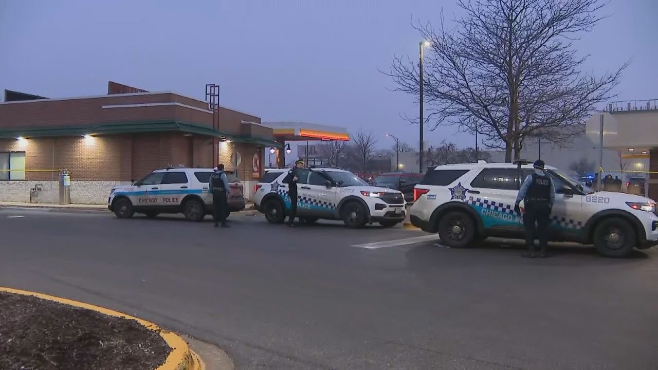 CBS News at 10a.m: Off-duty police officer exchanges fire with armed person