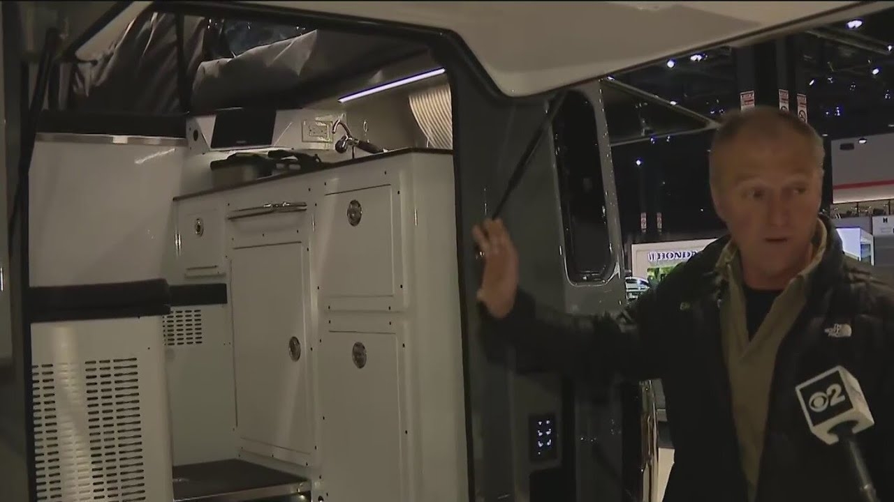 2024 Chicago Auto Show: GMC Hummer Earthcruiser