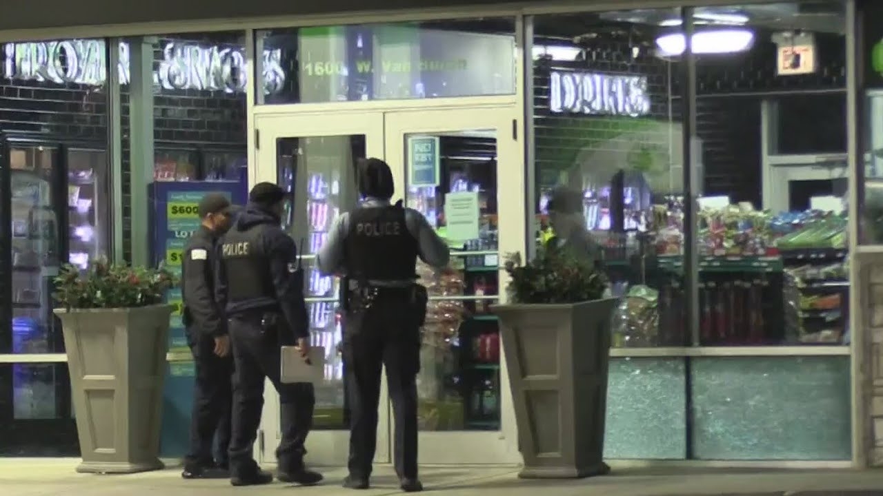 Pair shot at Near West Side gas station