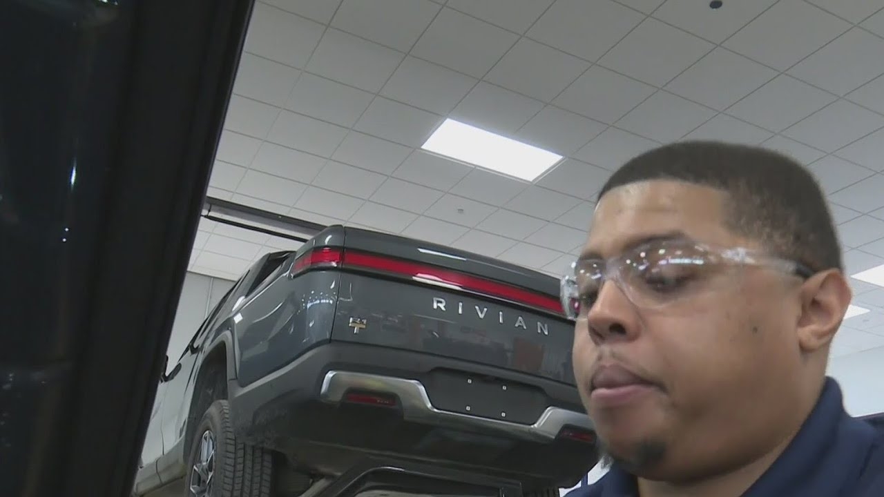 Shifting Gears: An auto repair career fair for teens at the Chicago Auto Show