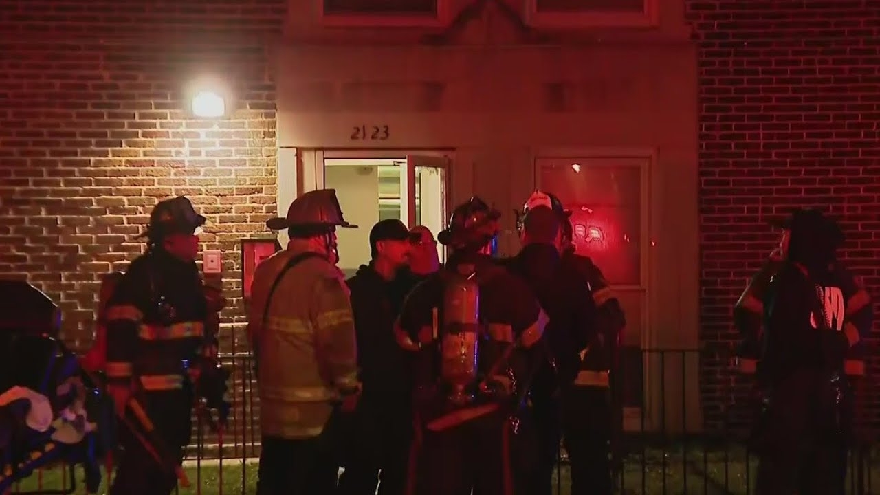 Fire breaks out in west suburban Chicago apartment building