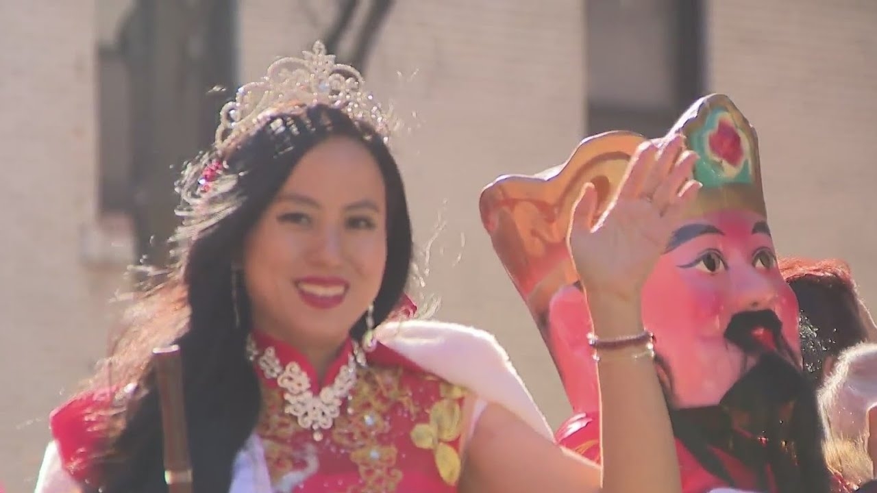 Thousands turn out for Lunar New Year parade in Chicago
