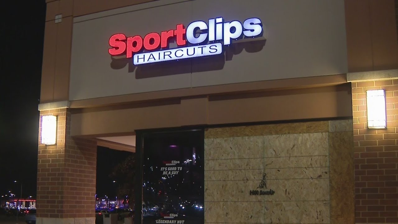 Vehicle crashes into Sport Clips in Orland Hills, injuring 8 people