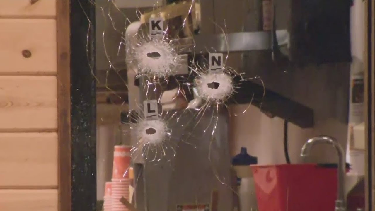 Man shot in suburban Chicago Popeye's identified