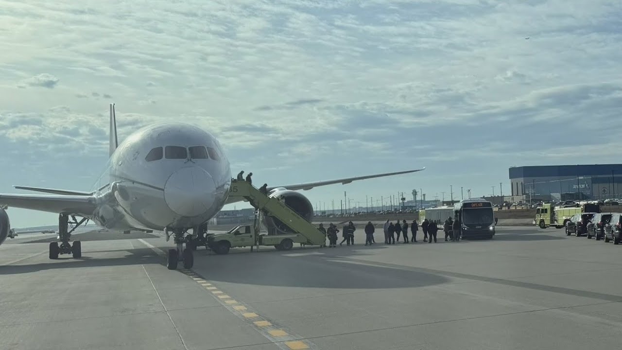 Bomb threat forces flight from L.A. to land in Chicago, but no danger found