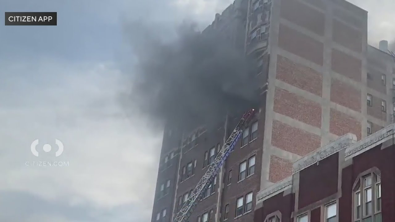 Extra-alarm fire breaks out in South Shore Chicago high-rise
