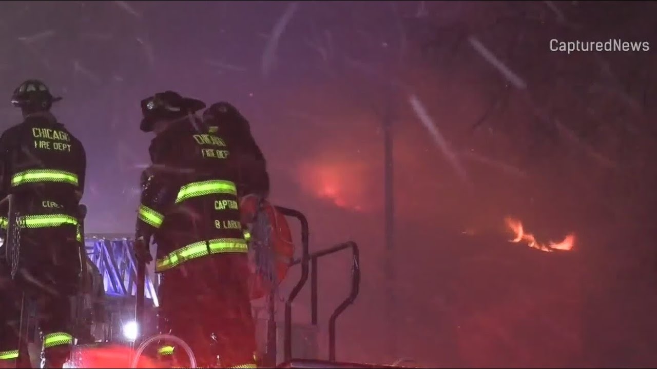 Firefighters battle flames, snow in South Chicago neighborhood