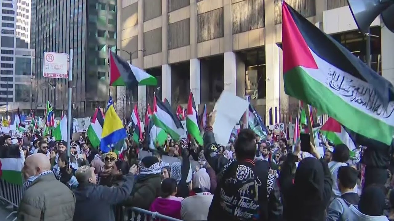Pro-Palestinian protesters block roads in downtown Chicago, call for ceasefire in Gaza