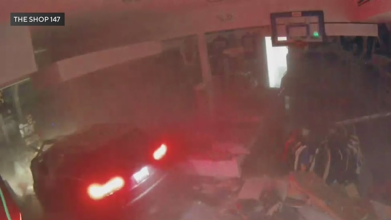 Video shows crash and grab at Chicago clothing store