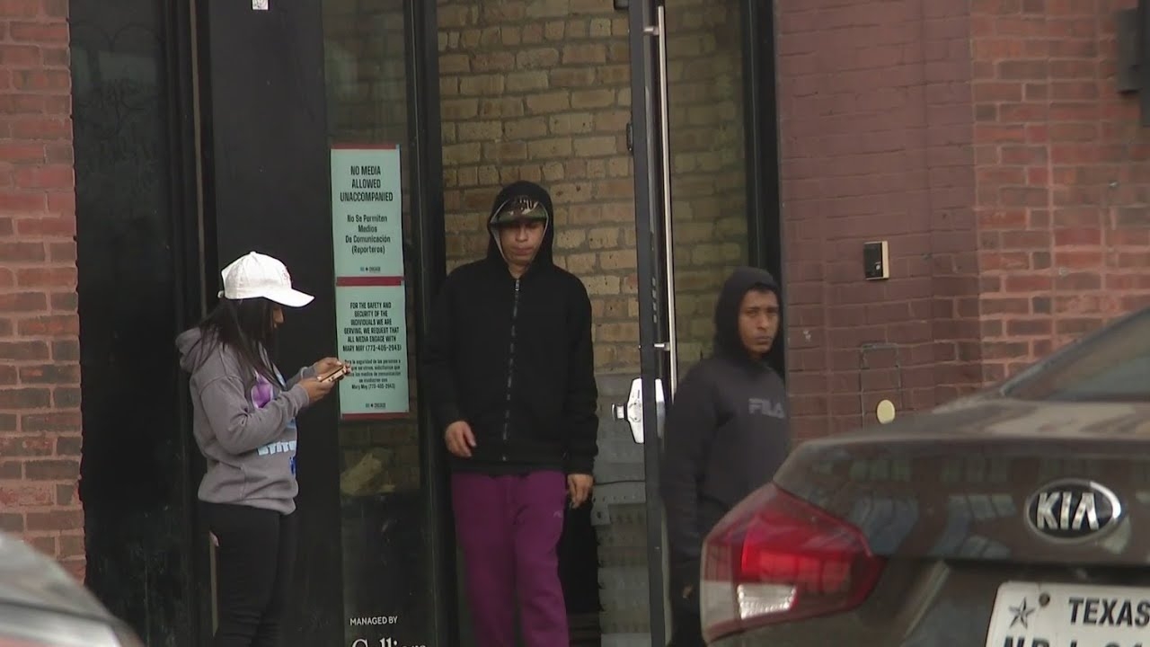 Migrants returning to landing zone after shelter evictions in Chicago