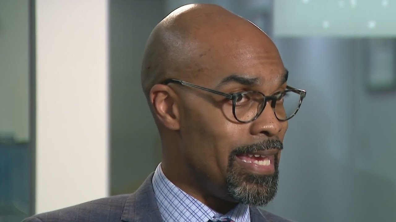 Fired suburban Chicago police chief tells his side