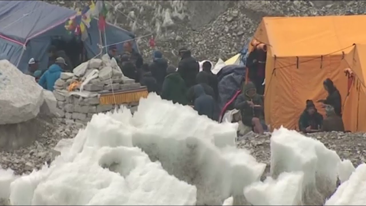 Climbers are leaving Mount Everest poopy