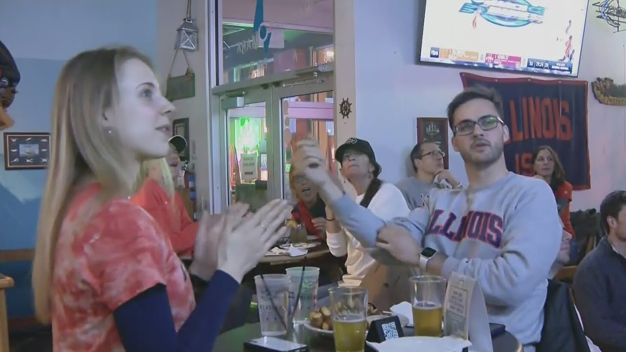 Illini fans turn out for NCAA Tournament Watch Party