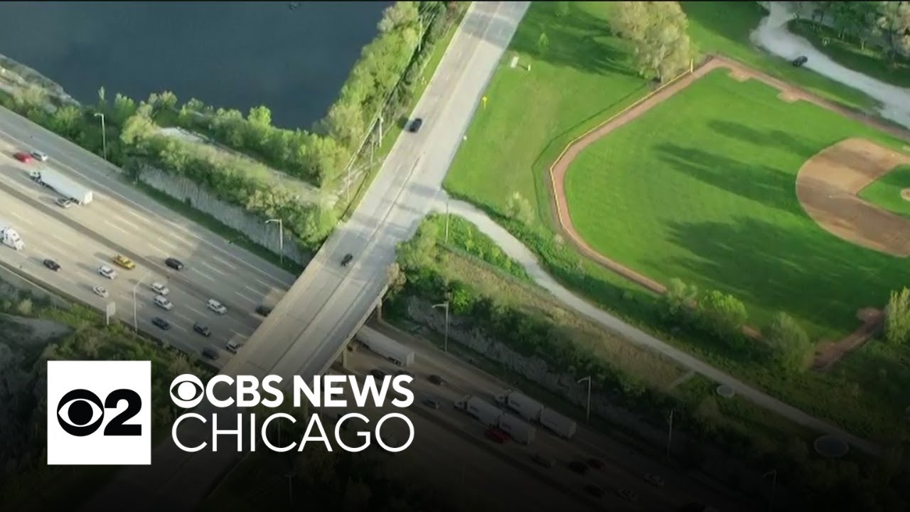 Car crashes into rear of semi-truck on Tri-State Tollway, 1 driver hurt