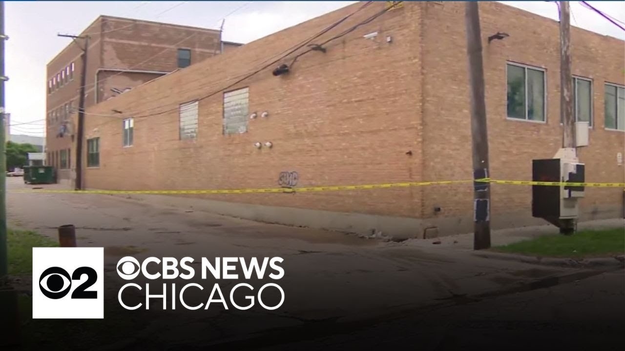 Partial roof collapse at building in Lincoln Park