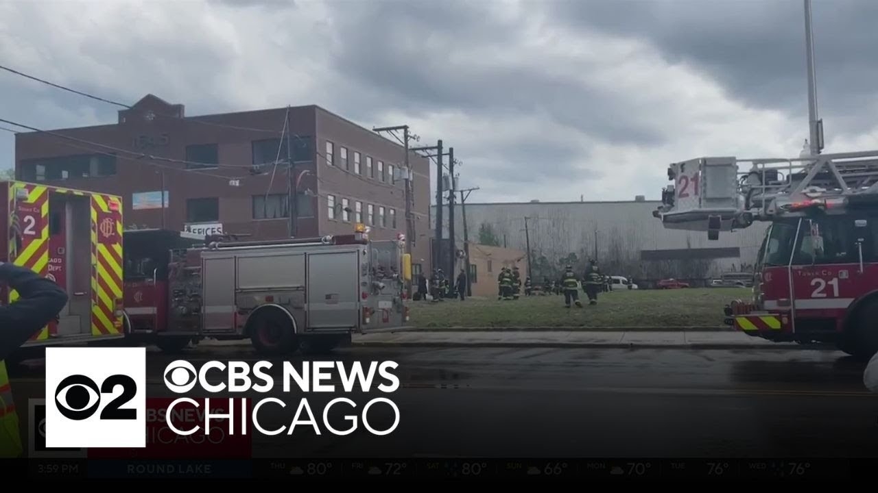 Chicago Fire Department responds to reports of roof collapse in Lincoln Park