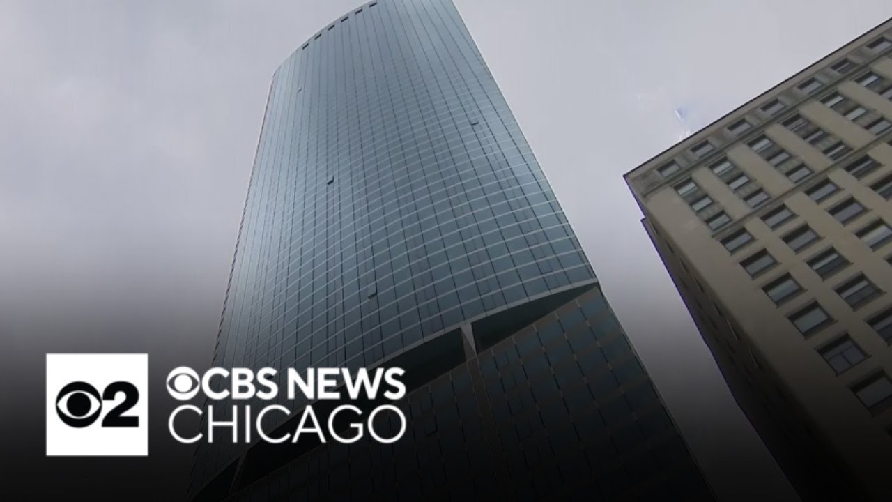 Chicago's newest luxury skyscraper opens