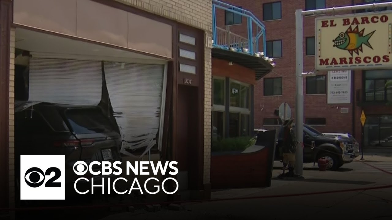 Car slams into building in Chicago's West Town neighborhood