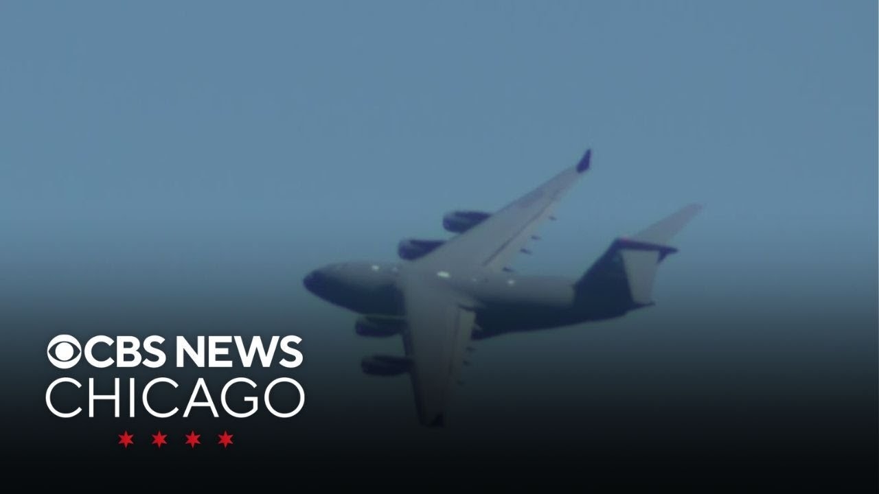 Crowds turn out for Chicago Air and Water Show