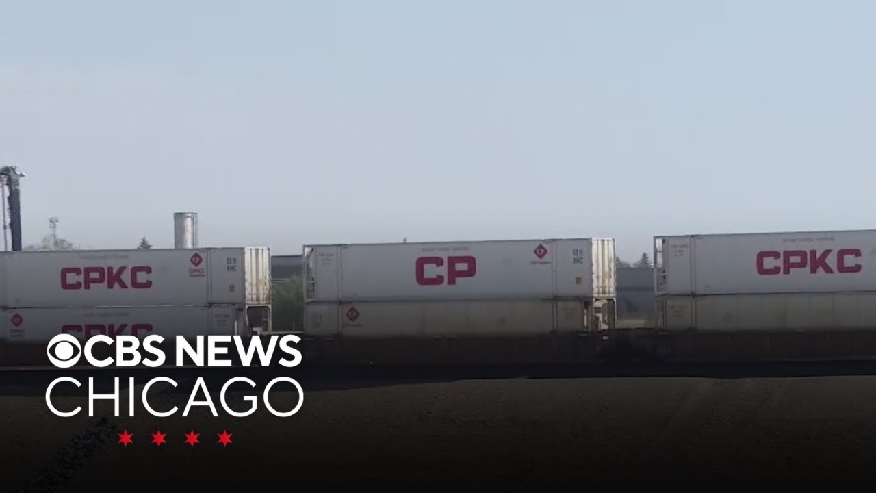 2 largest Canadian railroads to shut down operations after no deal reached