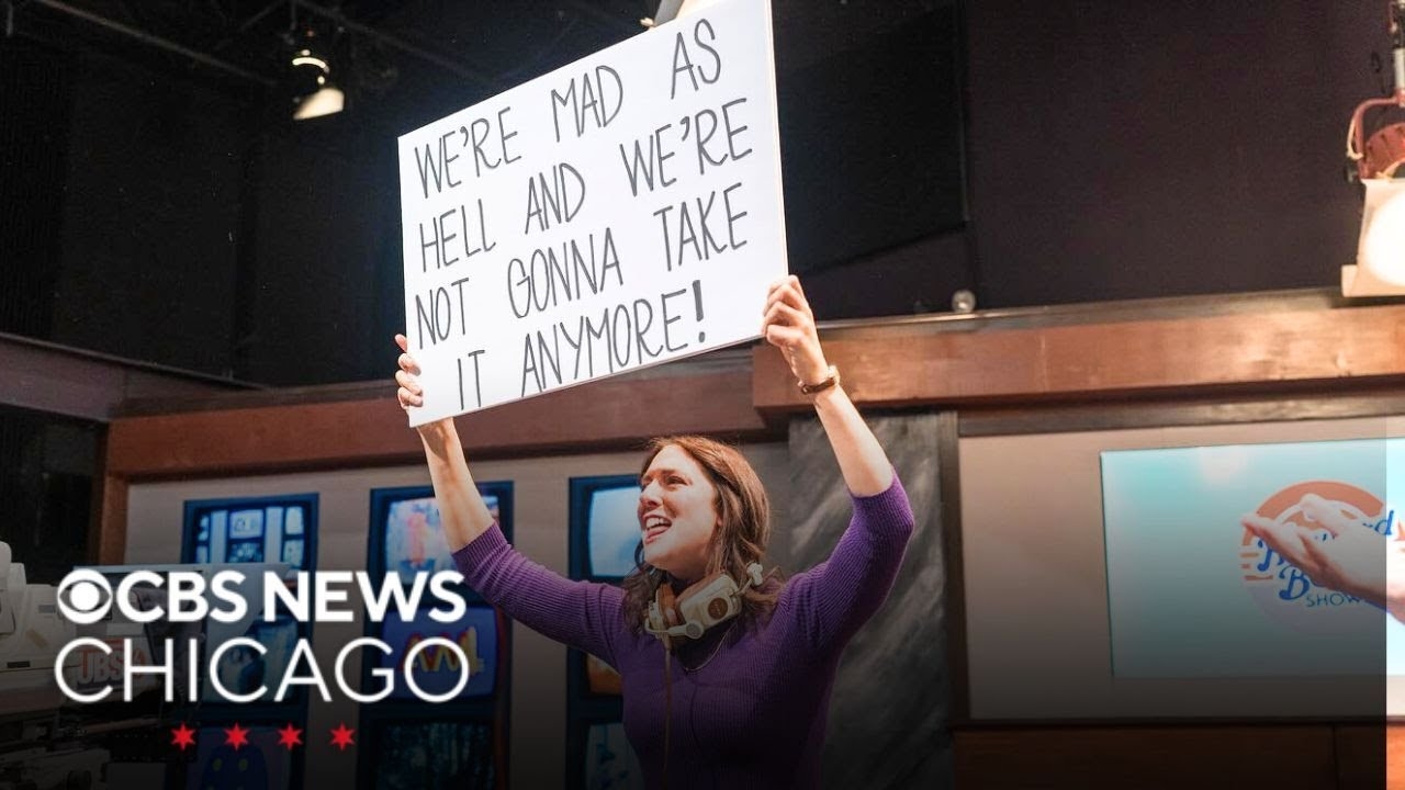 "Network" on stage presented by Chicago's Invictus Theatre Company
