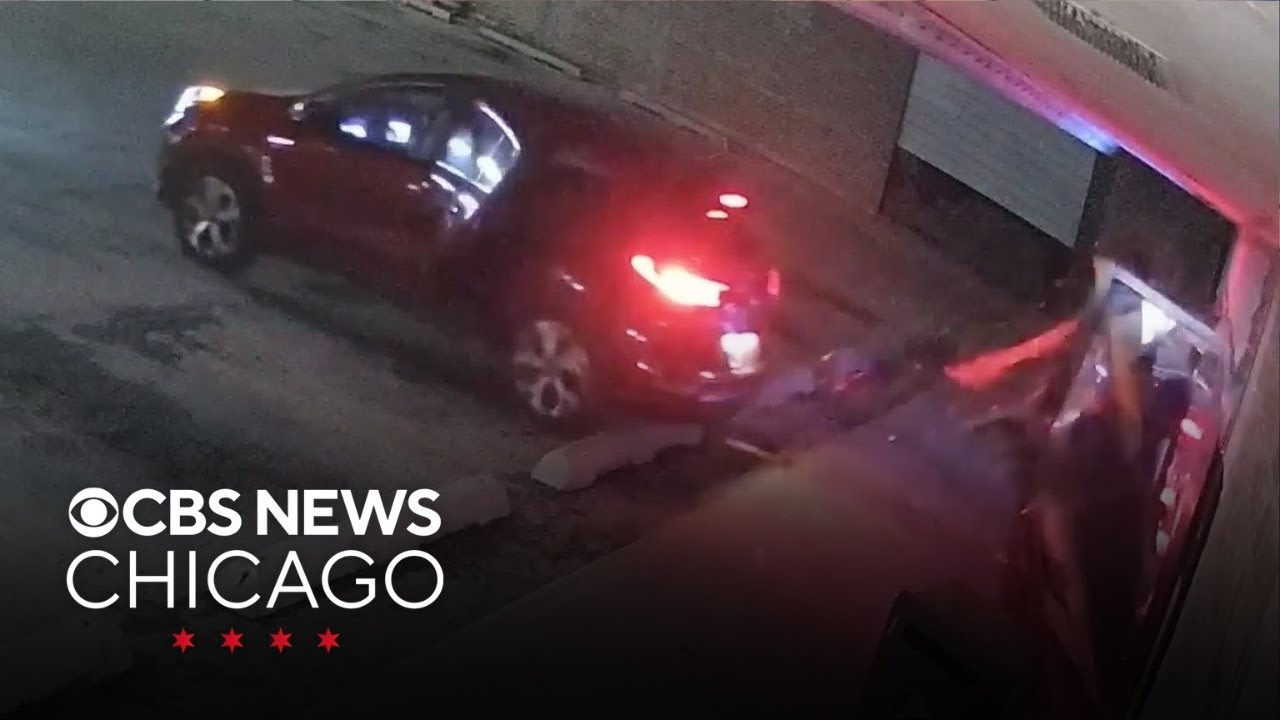 Thieves use car to drag ATM out of NW Side liquor store