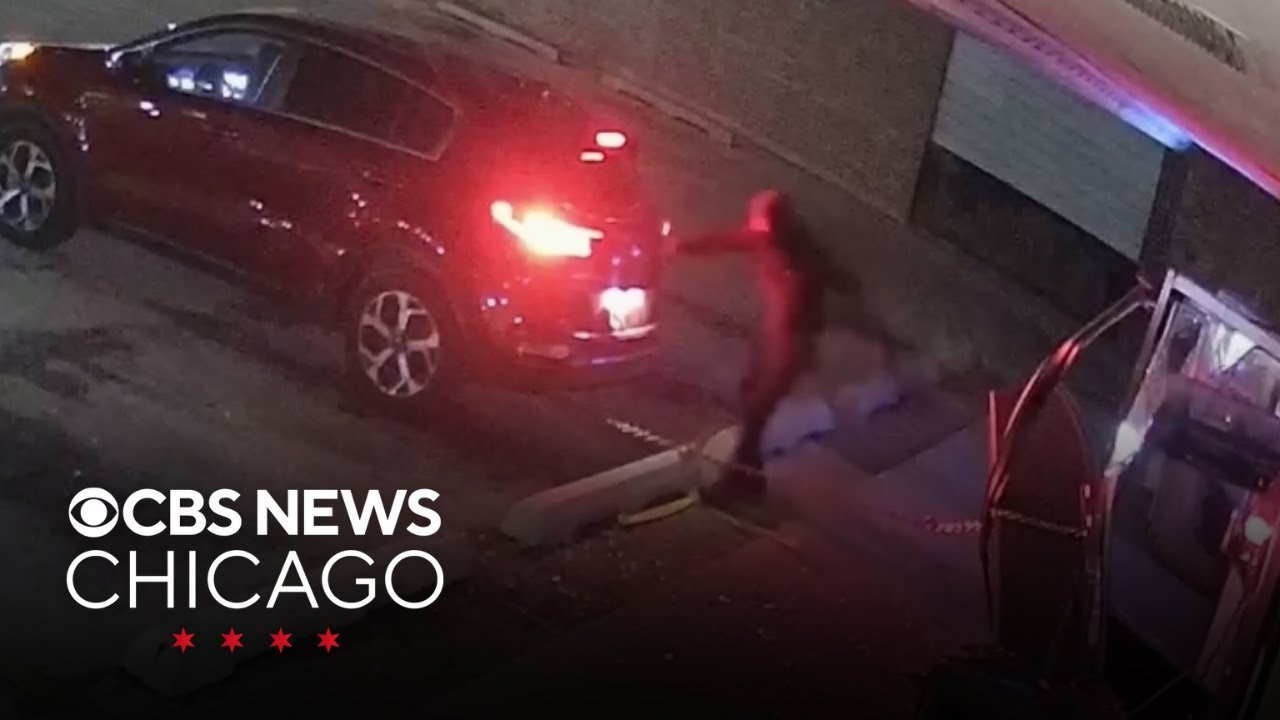 Thieves smash glass to drag ATM out of liquor store