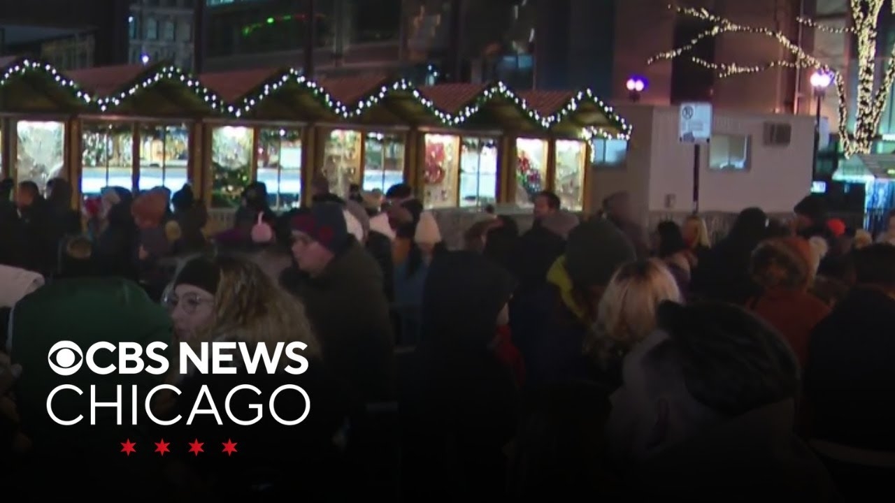 Big crowds turn out at Christkindlmarket in downtown Chicago