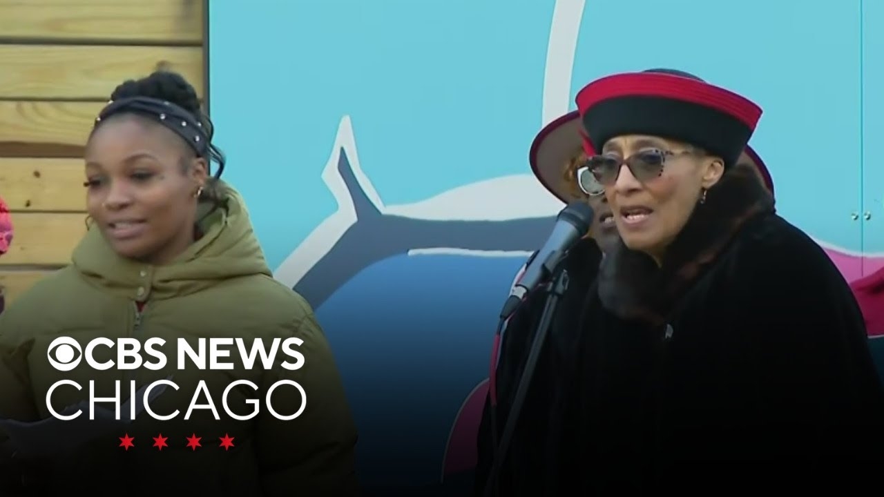 Former U.S. Rep. Bobby Rush holds holiday celebration in Chicago's Bronzeville neighborhood