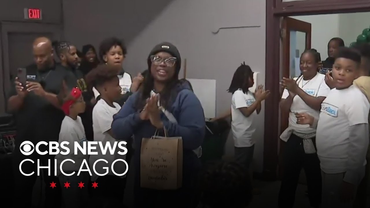 5,000 toys given away at Chicago's Leo High School