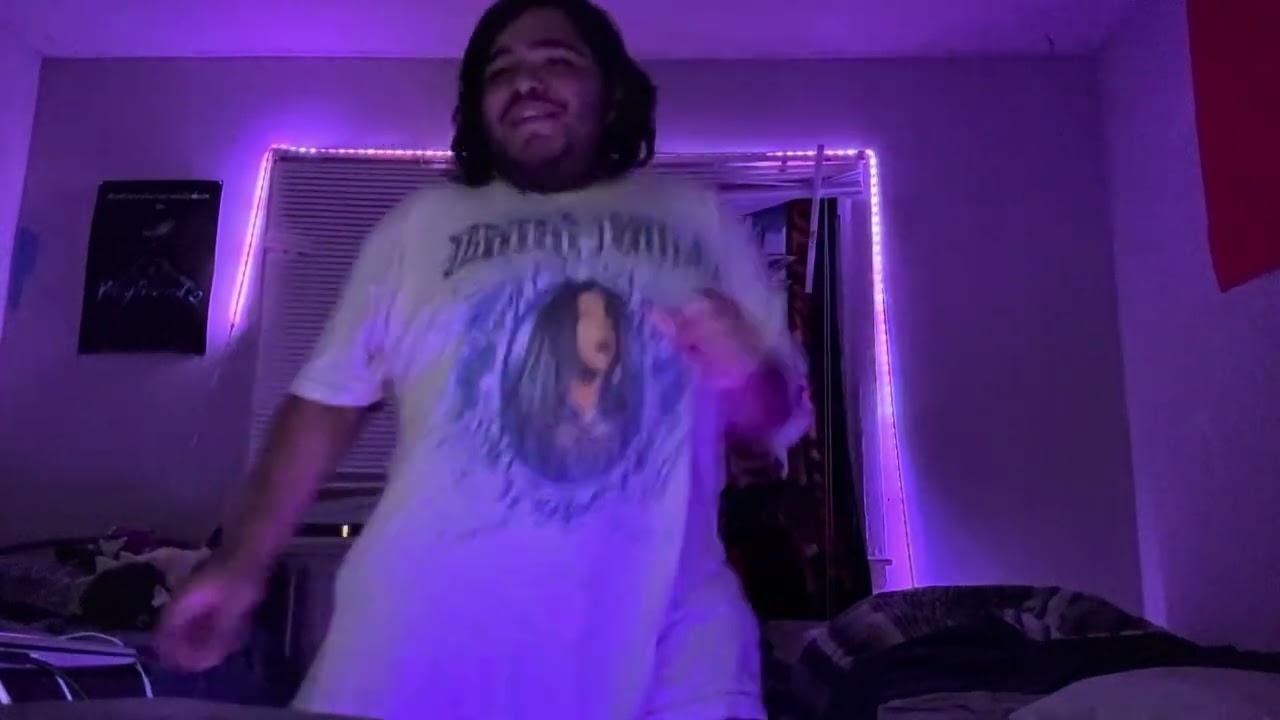 KENDRICK FAN WAKES UP NEIGHBORS (SUPER BOWL HALFTIME SHOW REACTION)
