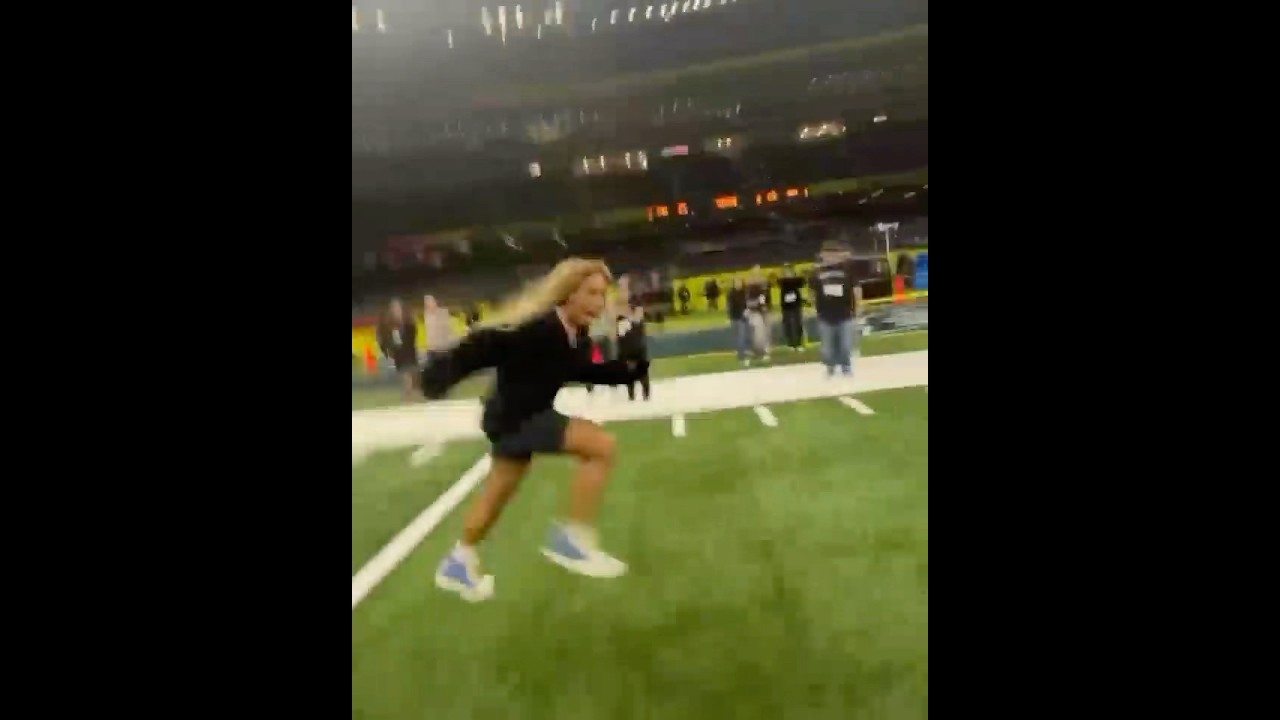 Serena Williams Shows Off Her Speed On The Field At The Super Bowl!