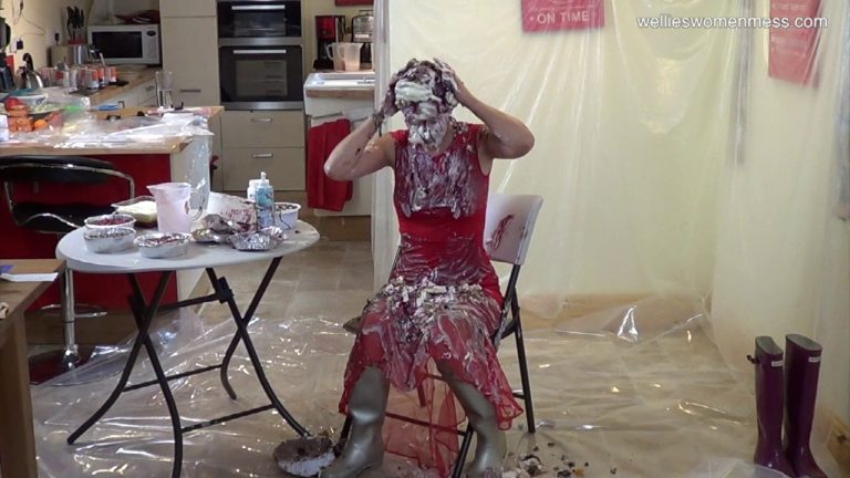jess has a messy party