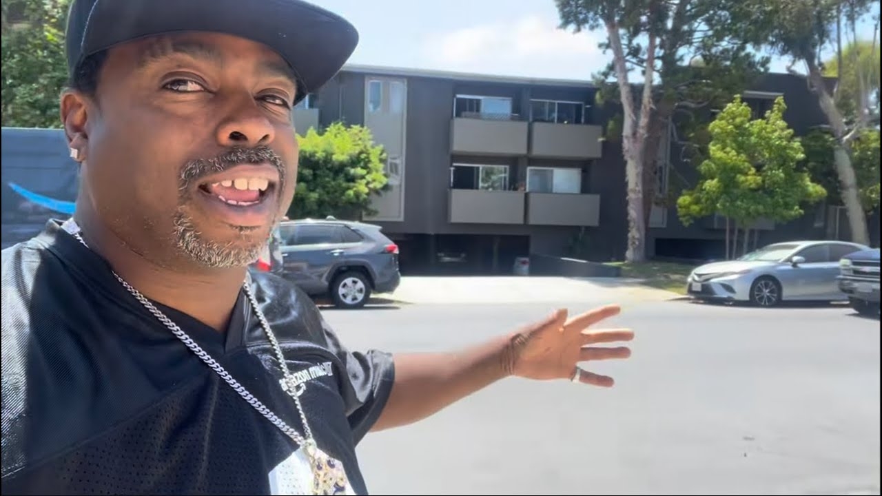 Daz Shows Snoop Dogg And His Old House Where The Dogg Pound Was Created In 3017 Vinton Ave.