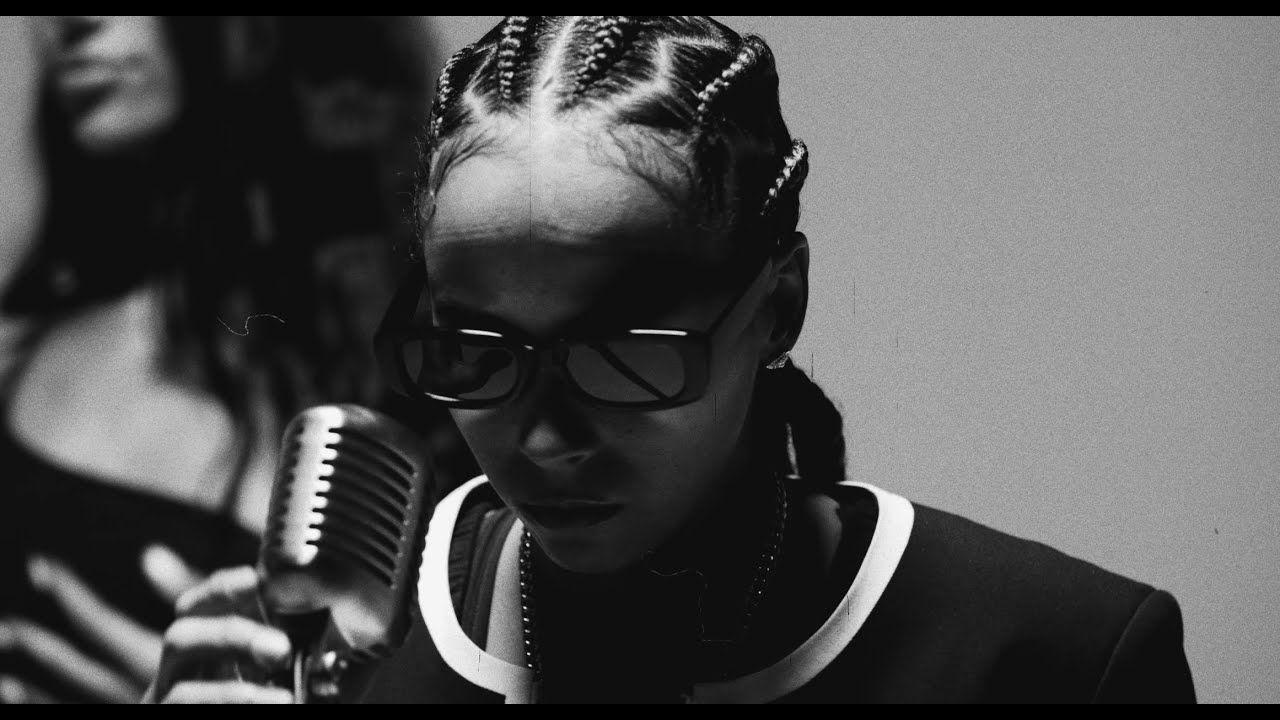 Elles Moca - IM THE SHIT (Official Music Video)