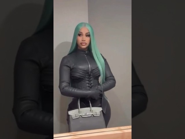 Cardi B Showed Out At The Patriots AFC Championship Game!